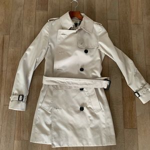 Burberry mid-length kensington trench coat size us2